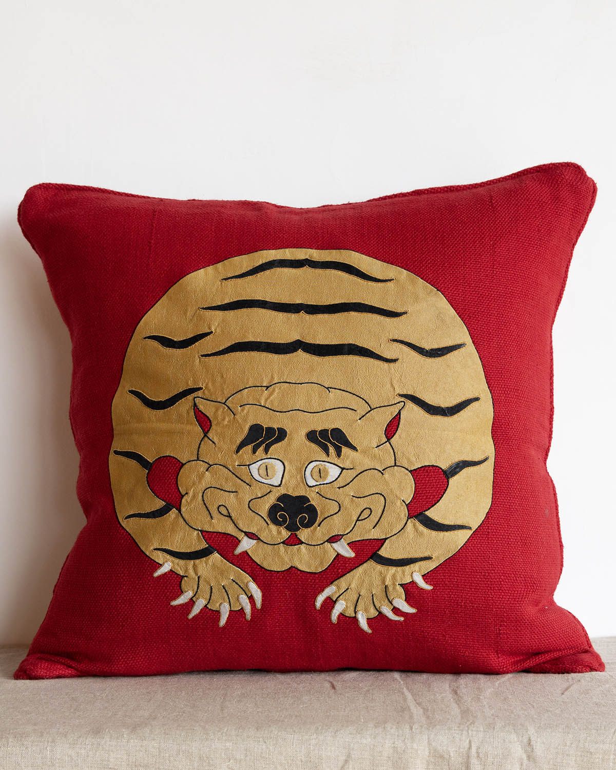 Tantalizing Tiger Appliquéd Cushion Cover