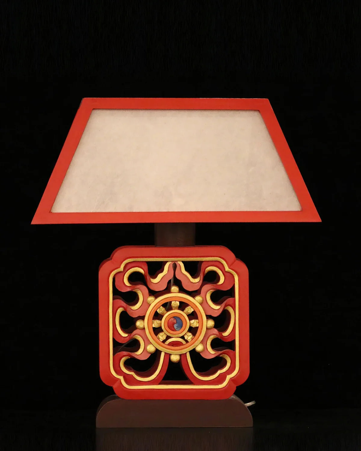 Wheel Auspicious Symbols Carved Table Lamp in Red