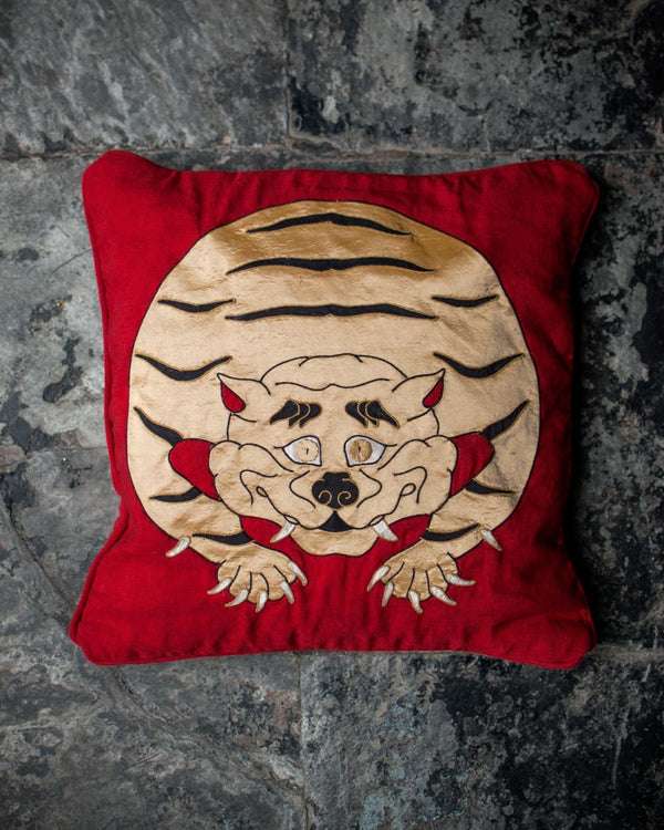 Tantalizing Tiger Cushion Cover